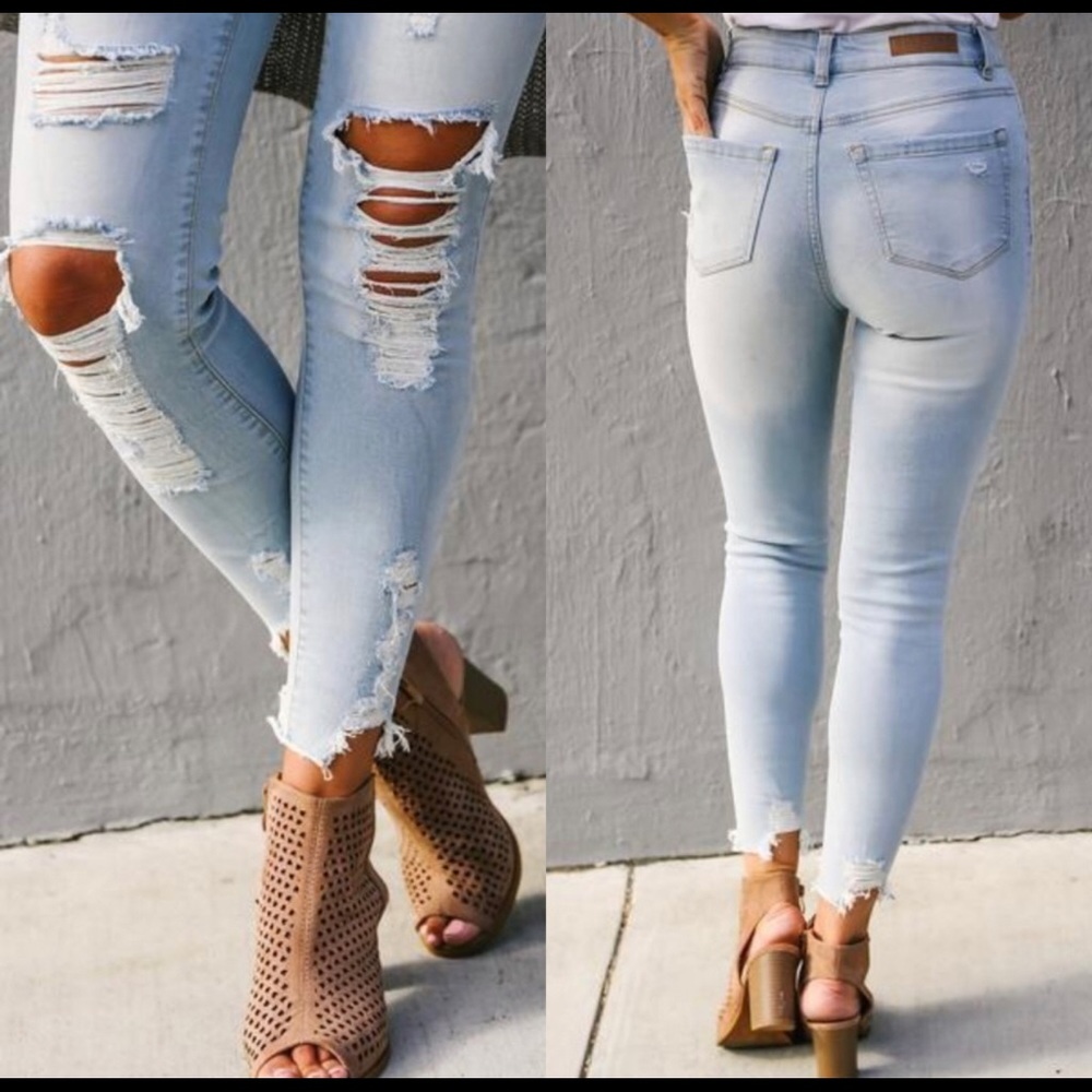 💕Distressed lt. wash denim jeans - Picture 2 of 2